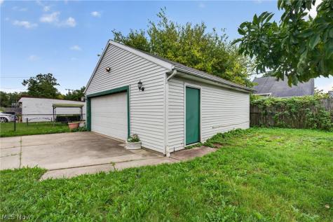 13113 Saint James Avenue Cleveland OH 44135