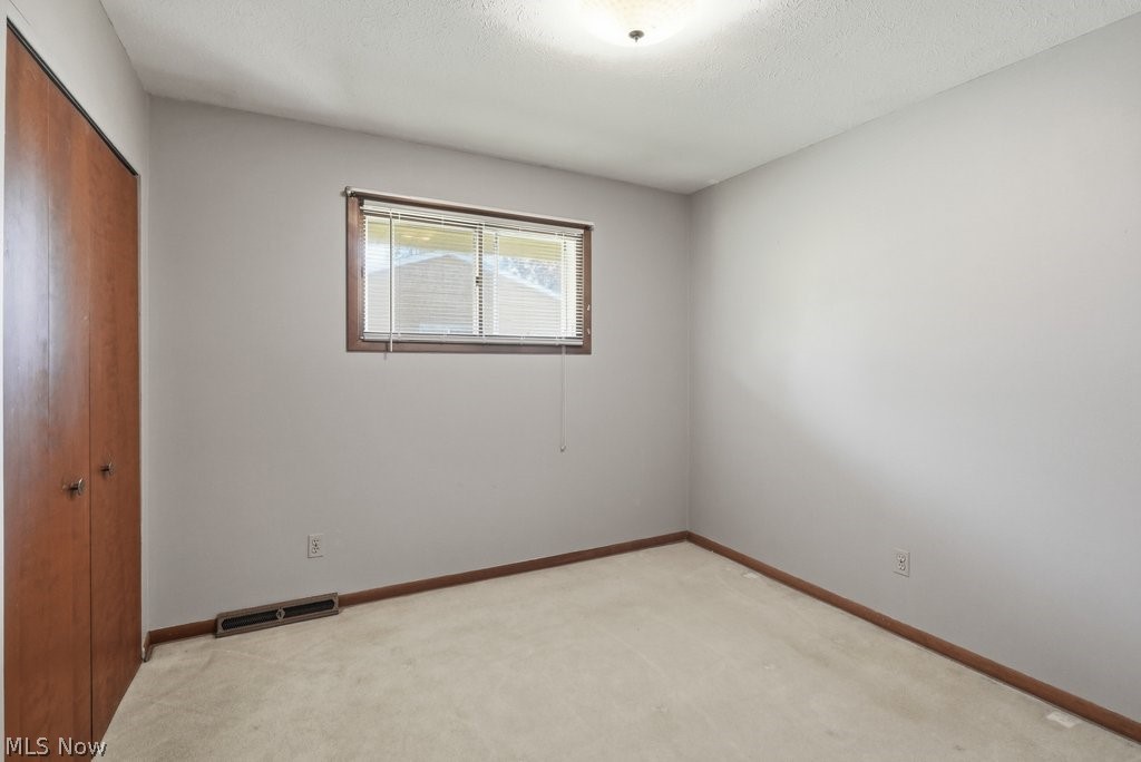 33305 W Sharondale Drive Solon OH 44139