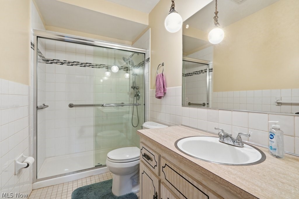 33305 W Sharondale Drive Solon OH 44139