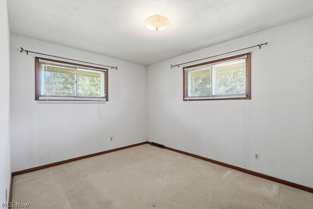 33305 W Sharondale Drive Solon OH 44139