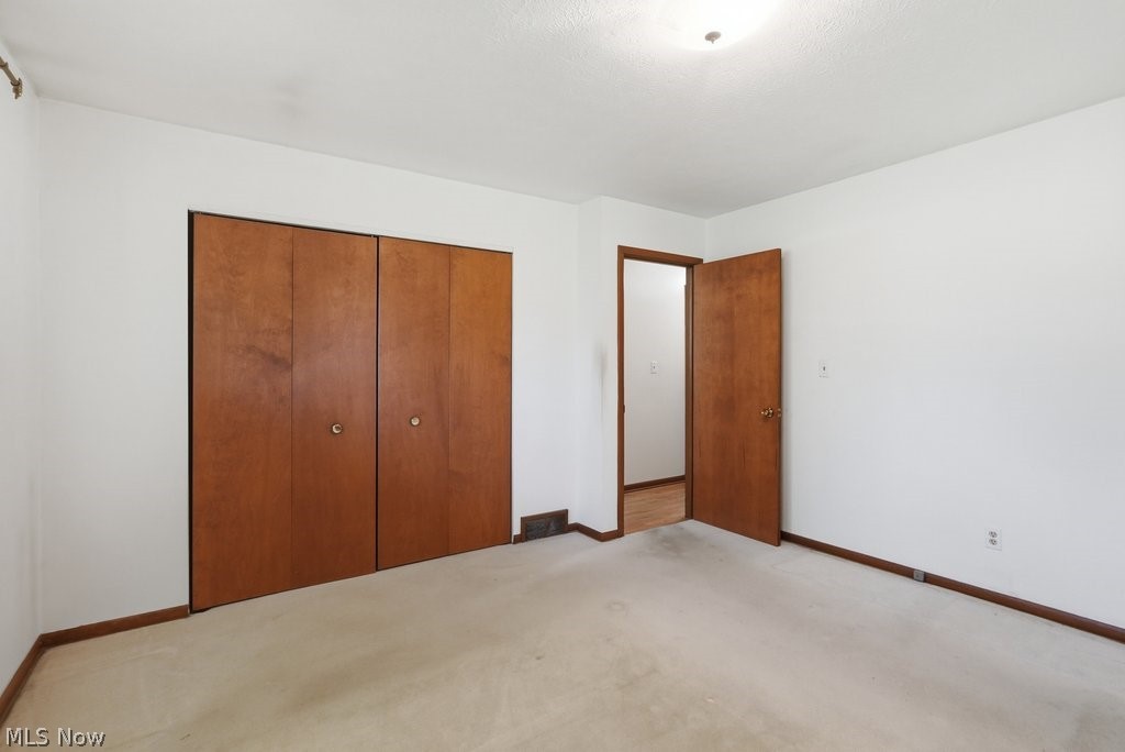 33305 W Sharondale Drive Solon OH 44139