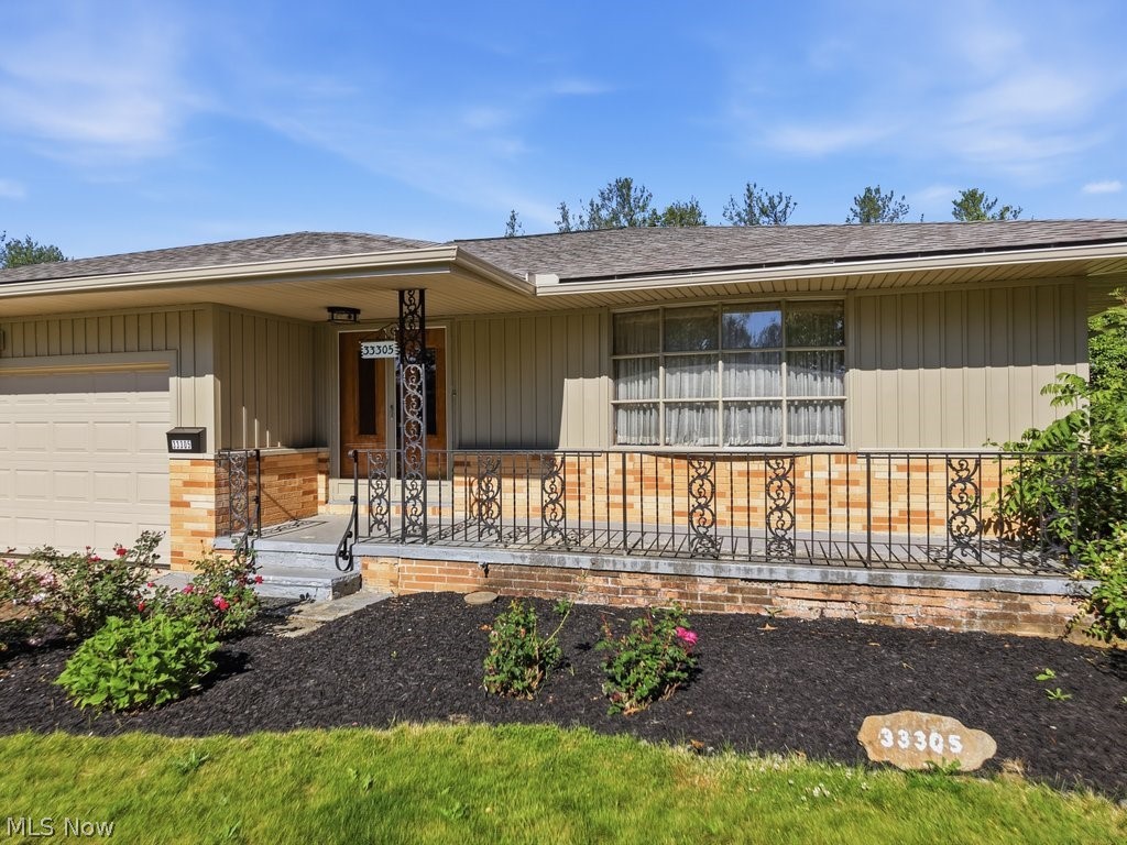 33305 W Sharondale Drive Solon OH 44139