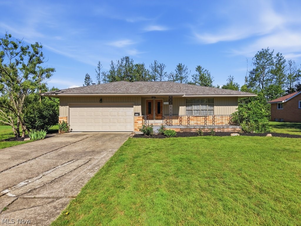 33305 W Sharondale Drive Solon OH 44139