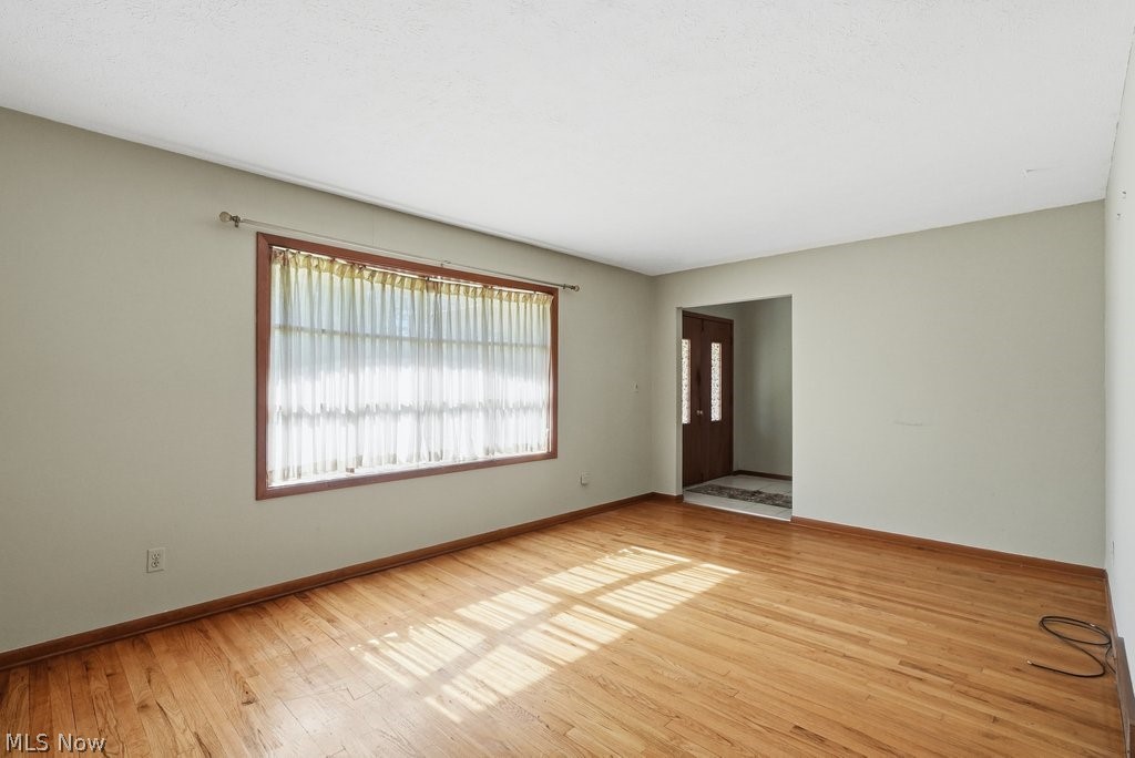 33305 W Sharondale Drive Solon OH 44139