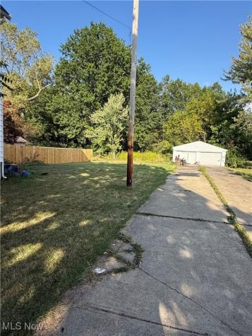 1716 Middle Avenue Elyria OH 44035