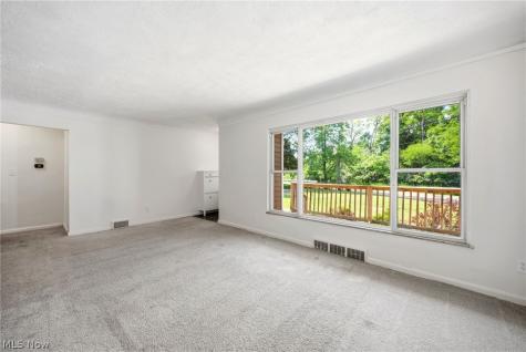 12958 W Pleasant Valley Road Parma OH 44130
