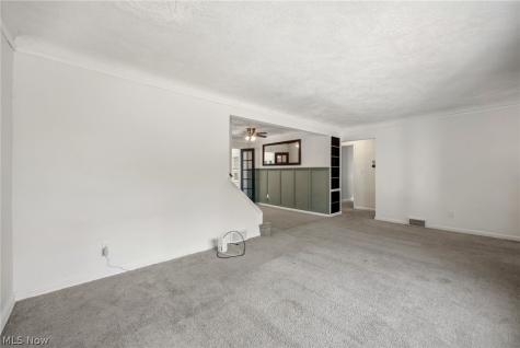 12958 W Pleasant Valley Road Parma OH 44130