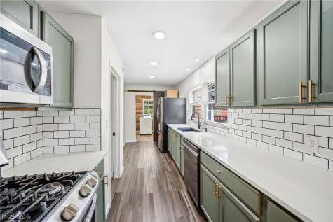 12958 W Pleasant Valley Road Parma OH 44130