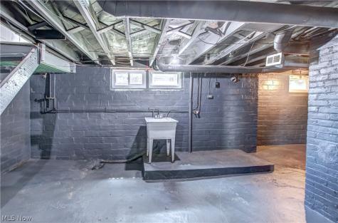 3211 W 116th Street Cleveland OH 44111