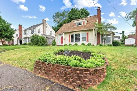 2015 32nd Street NW Canton OH 44709