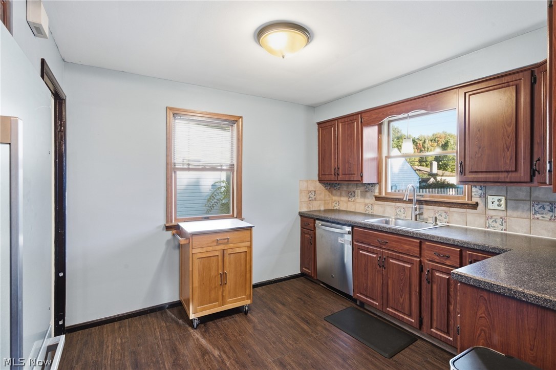 16420 Parklawn Avenue Middleburg Heights OH 44130