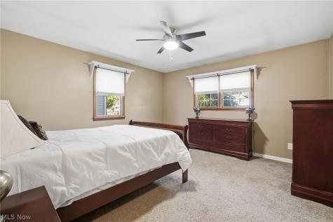 16420 Parklawn Avenue Middleburg Heights OH 44130
