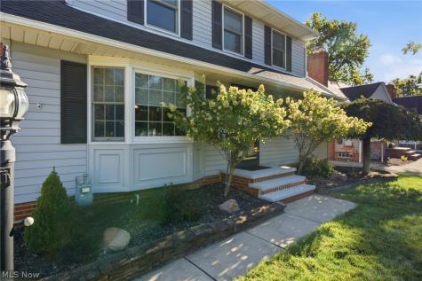 16420 Parklawn Avenue Middleburg Heights OH 44130