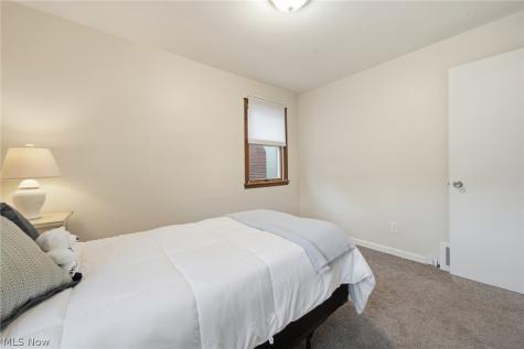 16420 Parklawn Avenue Middleburg Heights OH 44130