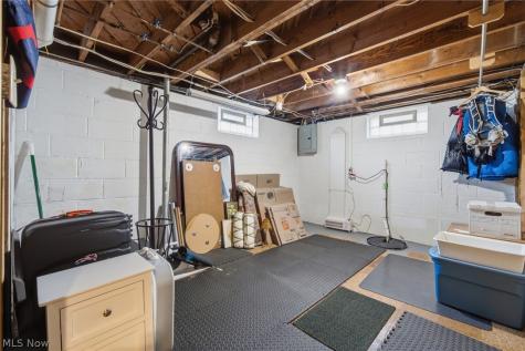 16420 Parklawn Avenue Middleburg Heights OH 44130