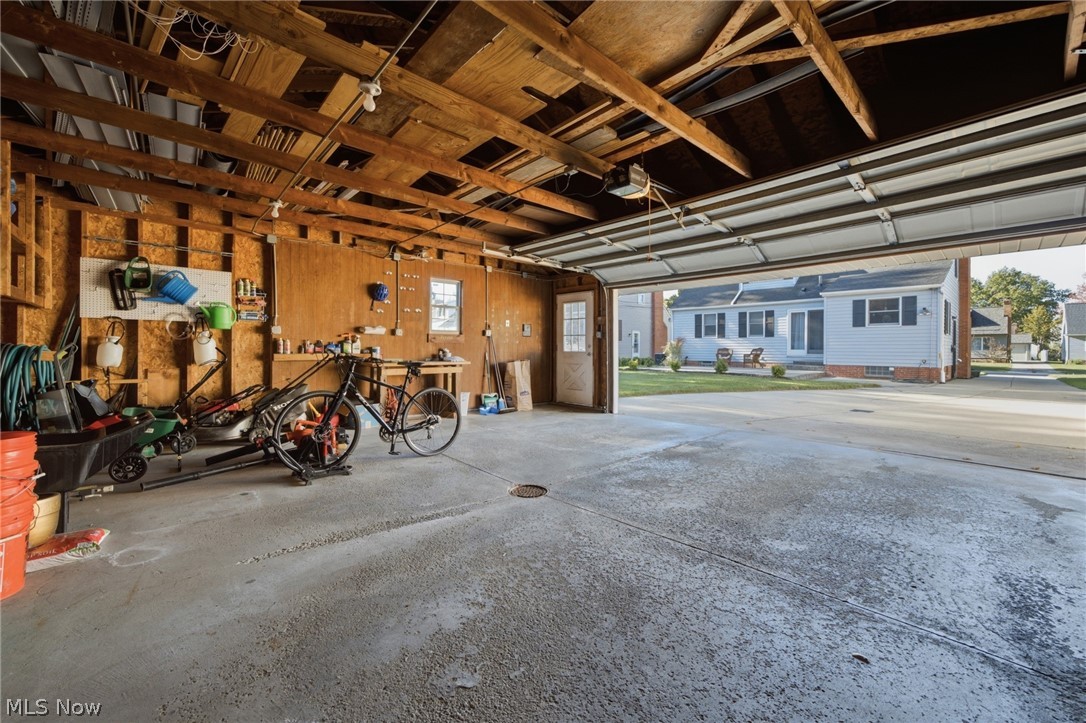 16420 Parklawn Avenue Middleburg Heights OH 44130