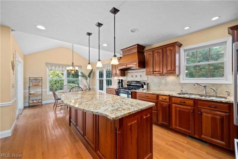 39363 Stonefield Place Avon OH 44011
