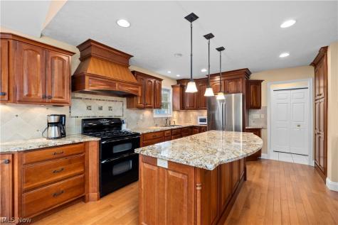 39363 Stonefield Place Avon OH 44011