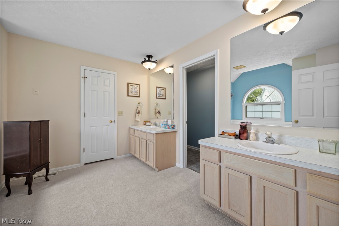 39363 Stonefield Place Avon OH 44011
