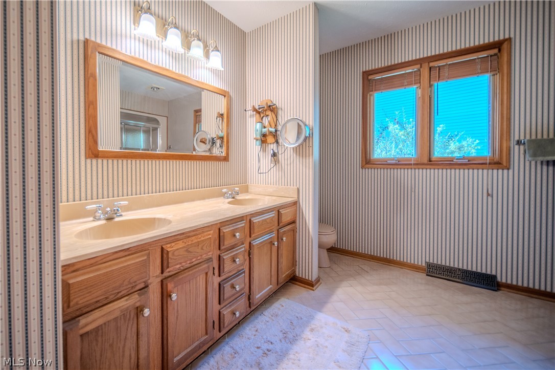 4502 Glen Eagle Drive Brecksville OH 44141