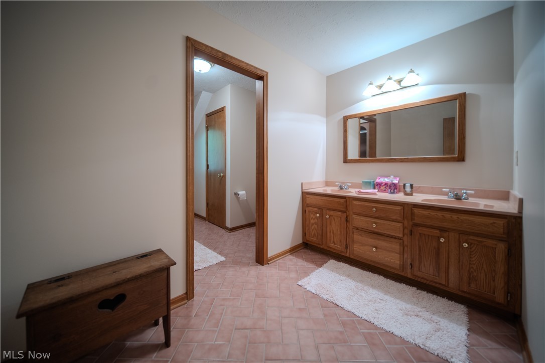 4502 Glen Eagle Drive Brecksville OH 44141