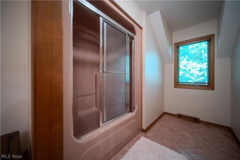 4502 Glen Eagle Drive Brecksville OH 44141
