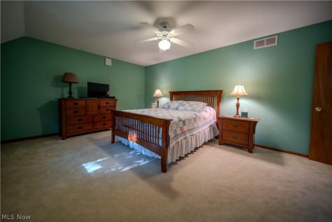 4502 Glen Eagle Drive Brecksville OH 44141