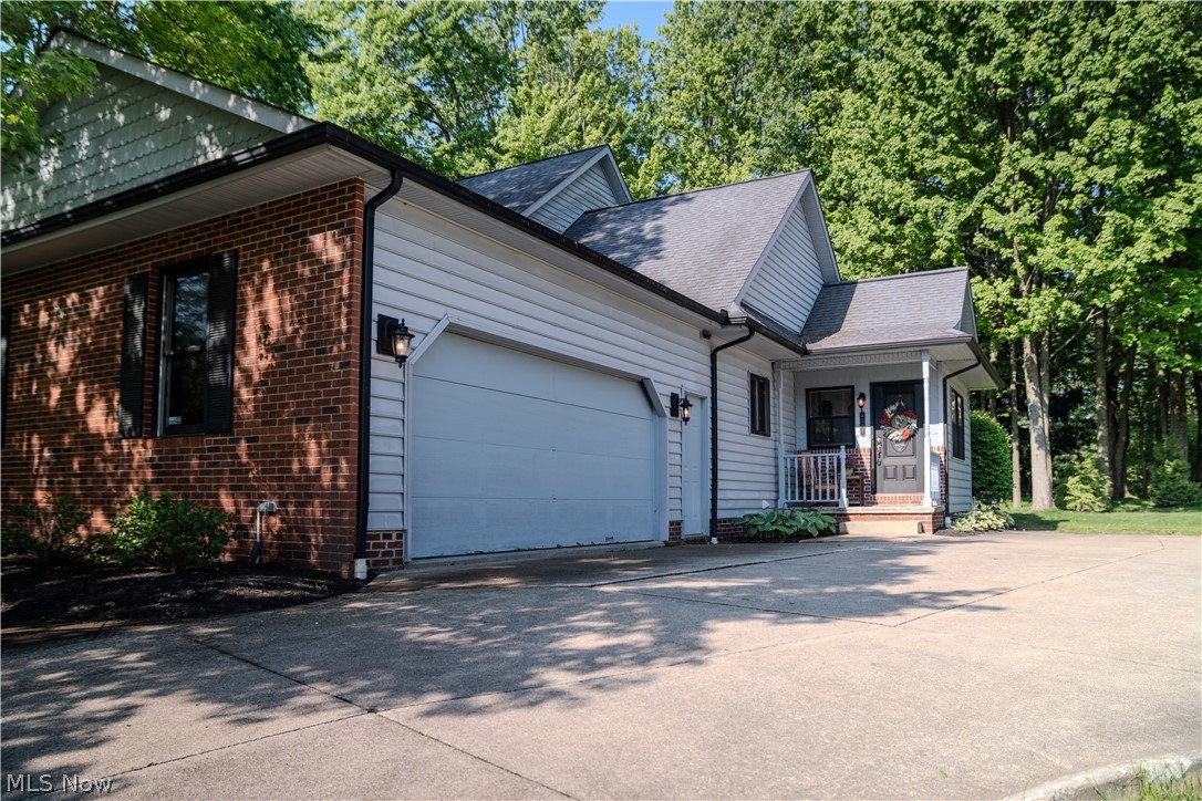 4502 Glen Eagle Drive Brecksville OH 44141