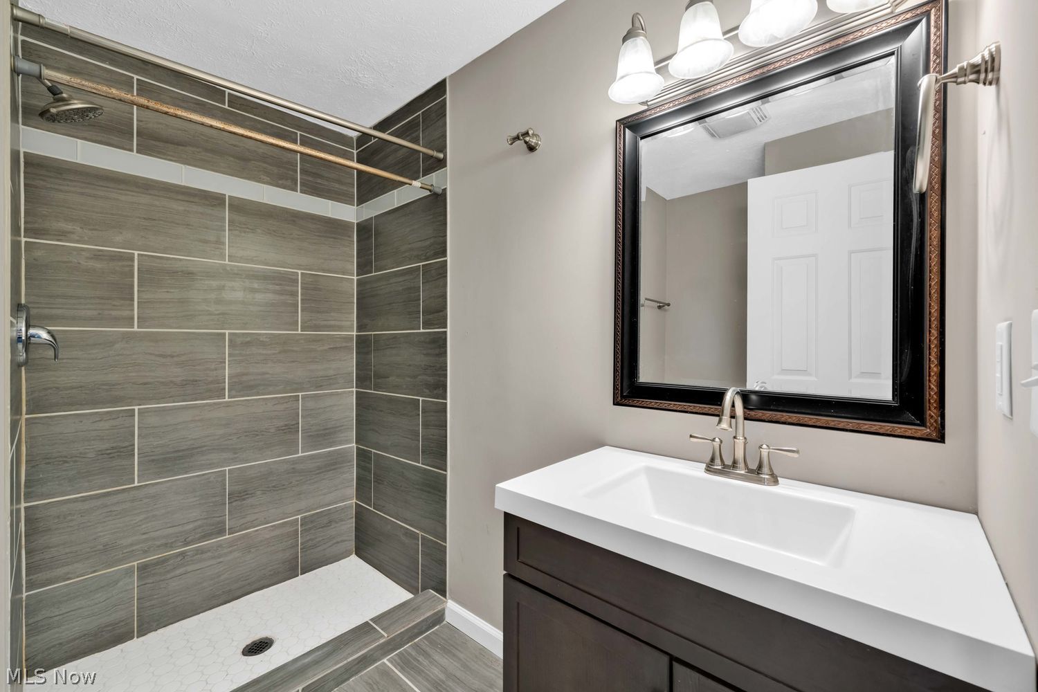 5284 Case Road North Ridgeville OH 44039