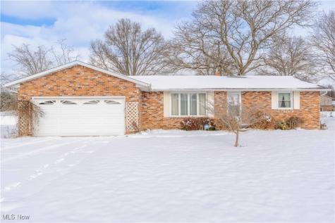 5611 Cherokee Avenue NW North Canton OH 44720