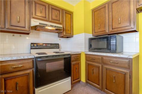 5611 Cherokee Avenue NW North Canton OH 44720
