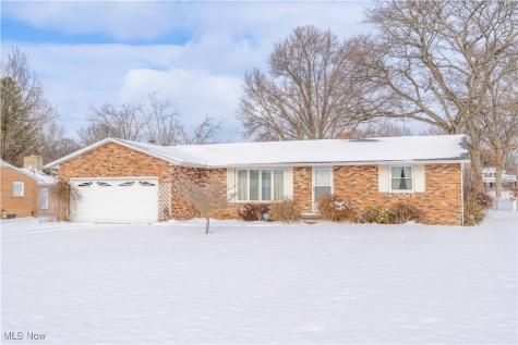 5611 Cherokee Avenue NW North Canton OH 44720