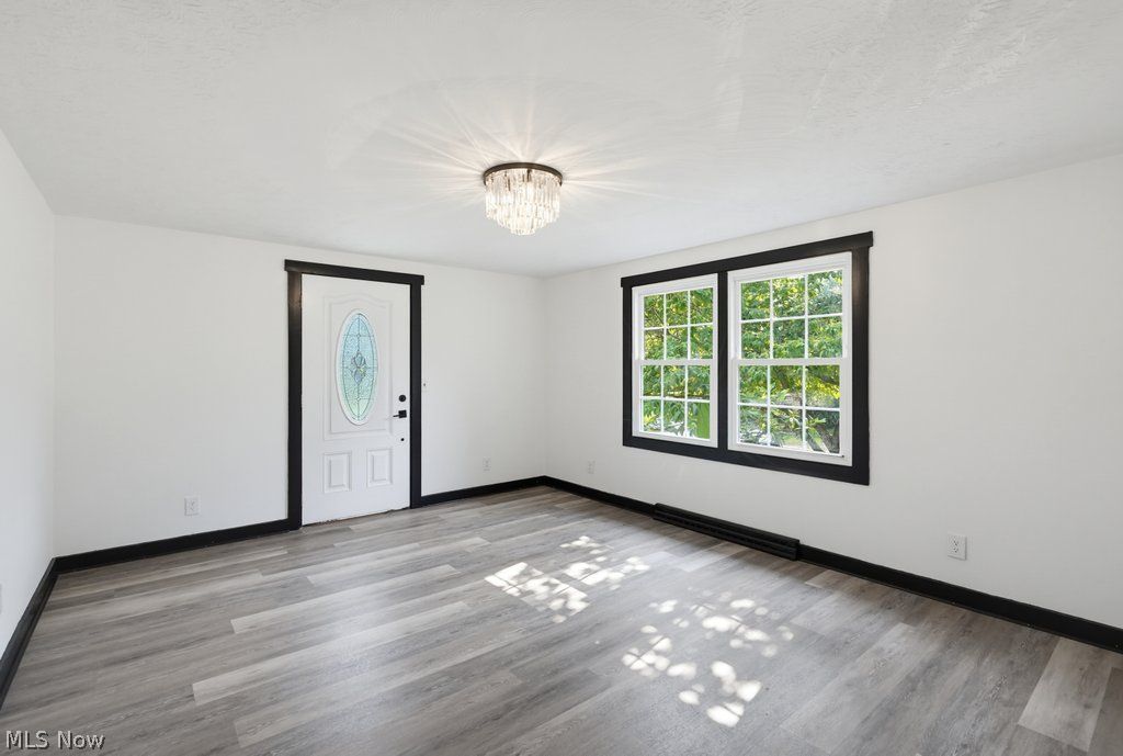 3477 Kinsley Drive NE Hartville OH 44632