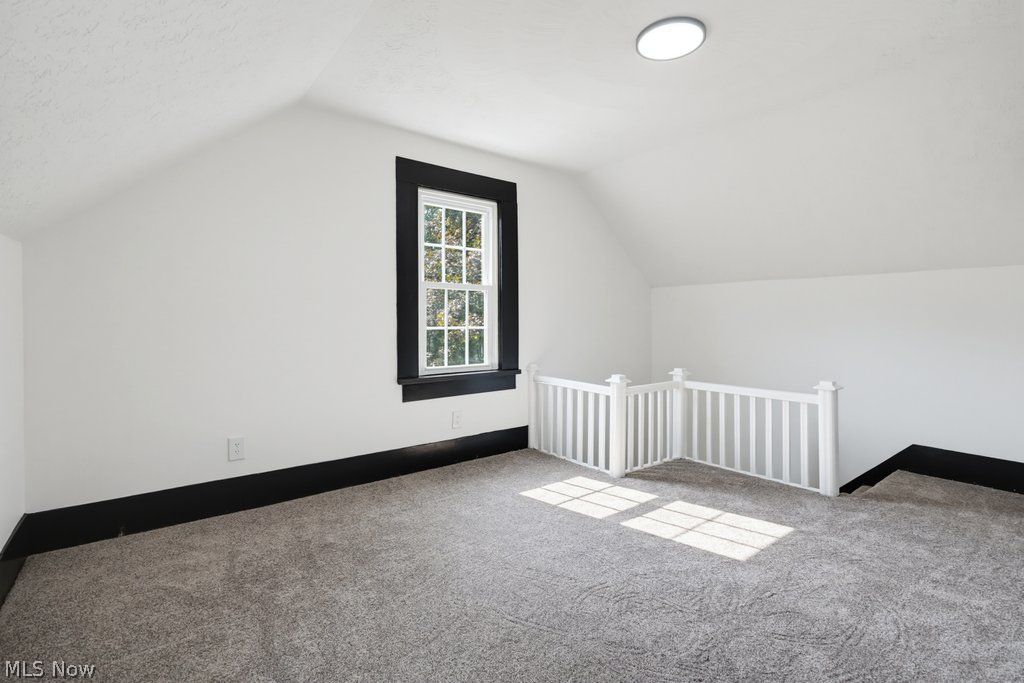 3477 Kinsley Drive NE Hartville OH 44632