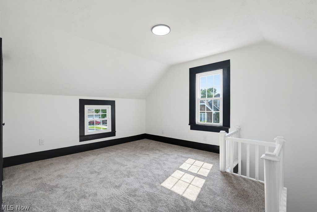 3477 Kinsley Drive NE Hartville OH 44632