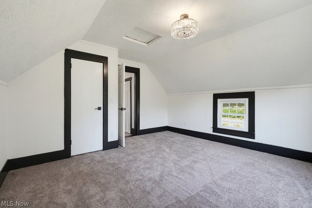 3477 Kinsley Drive NE Hartville OH 44632