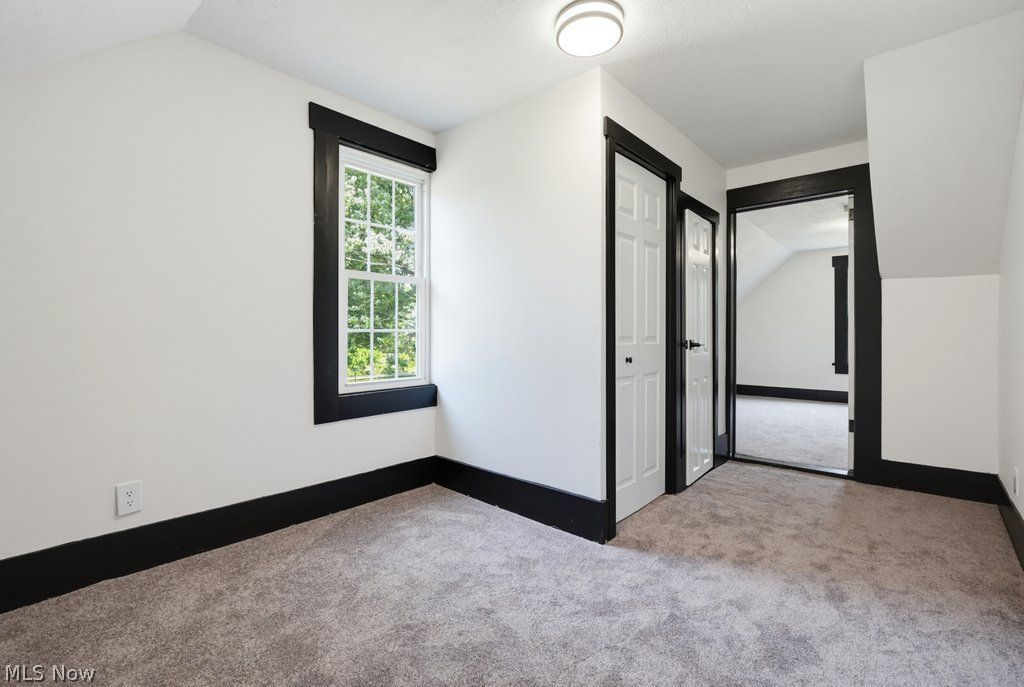 3477 Kinsley Drive NE Hartville OH 44632