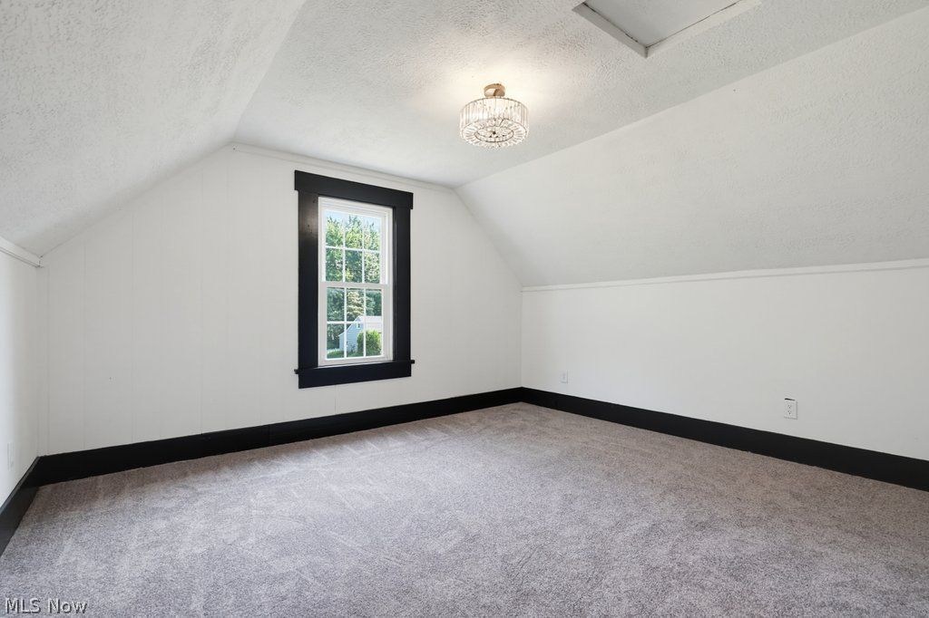 3477 Kinsley Drive NE Hartville OH 44632