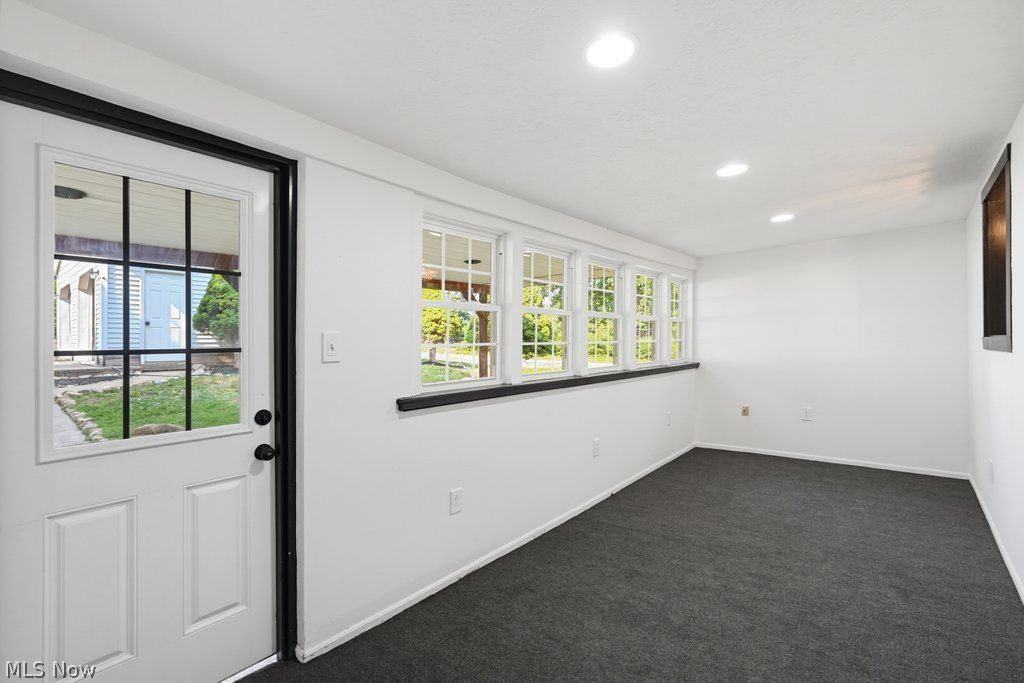 3477 Kinsley Drive NE Hartville OH 44632