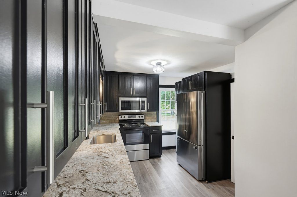 3477 Kinsley Drive NE Hartville OH 44632