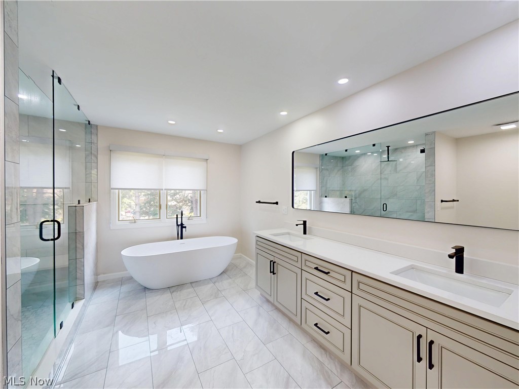 5650 Ashley Circle Highland Heights OH 44143