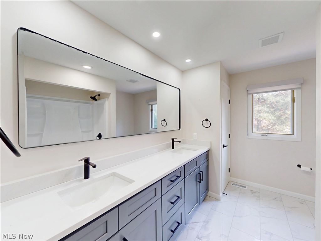 5650 Ashley Circle Highland Heights OH 44143