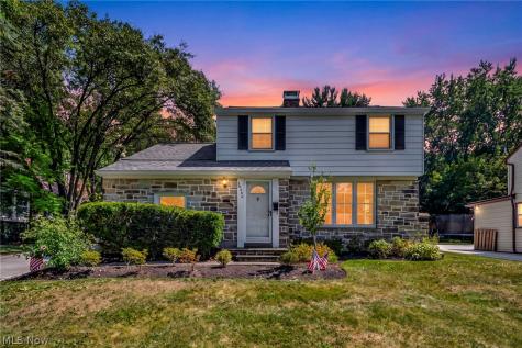 20860 Farnsleigh Road Shaker Heights OH 44122