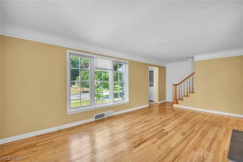 20860 Farnsleigh Road Shaker Heights OH 44122
