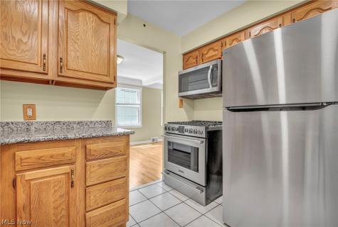 20860 Farnsleigh Road Shaker Heights OH 44122