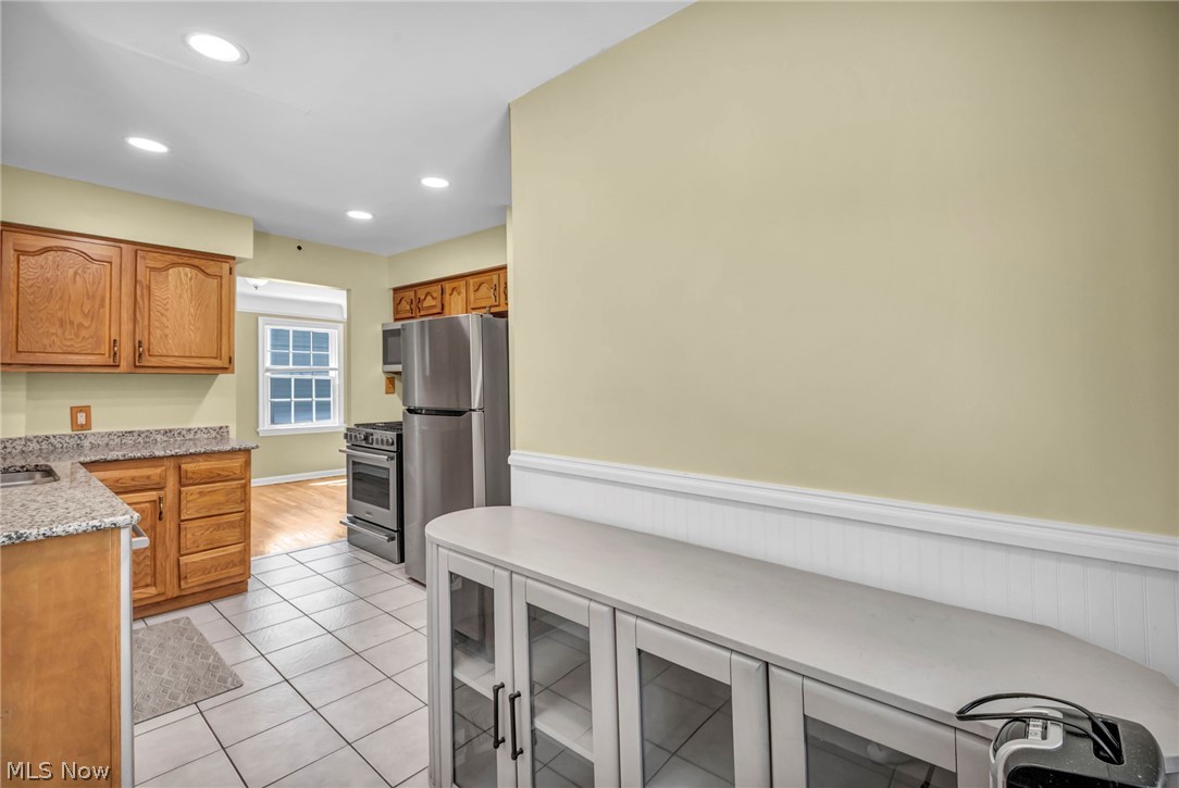 20860 Farnsleigh Road Shaker Heights OH 44122