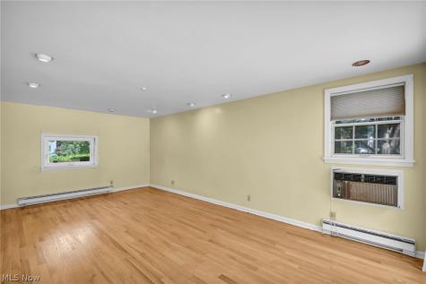20860 Farnsleigh Road Shaker Heights OH 44122