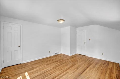 20860 Farnsleigh Road Shaker Heights OH 44122