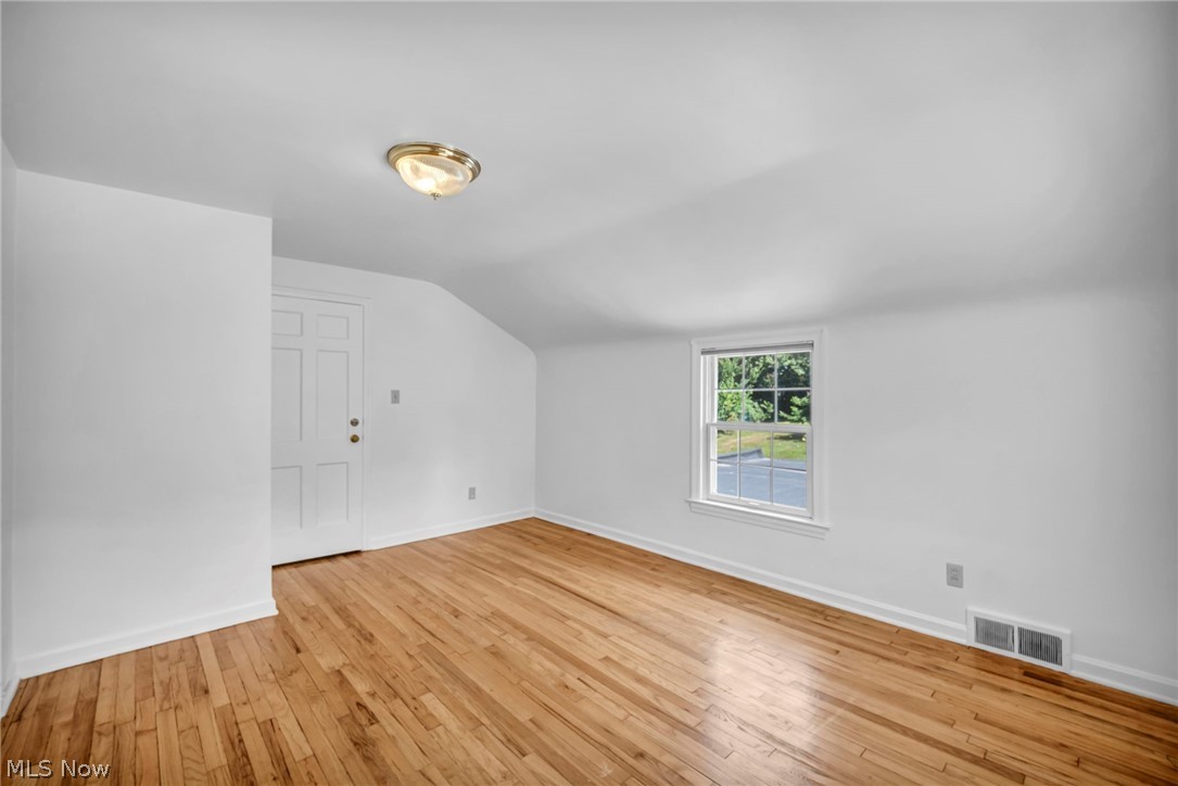 20860 Farnsleigh Road Shaker Heights OH 44122