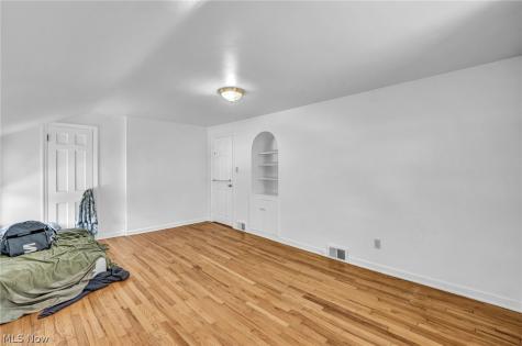 20860 Farnsleigh Road Shaker Heights OH 44122